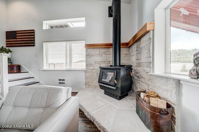 Image 4: Large wood stove