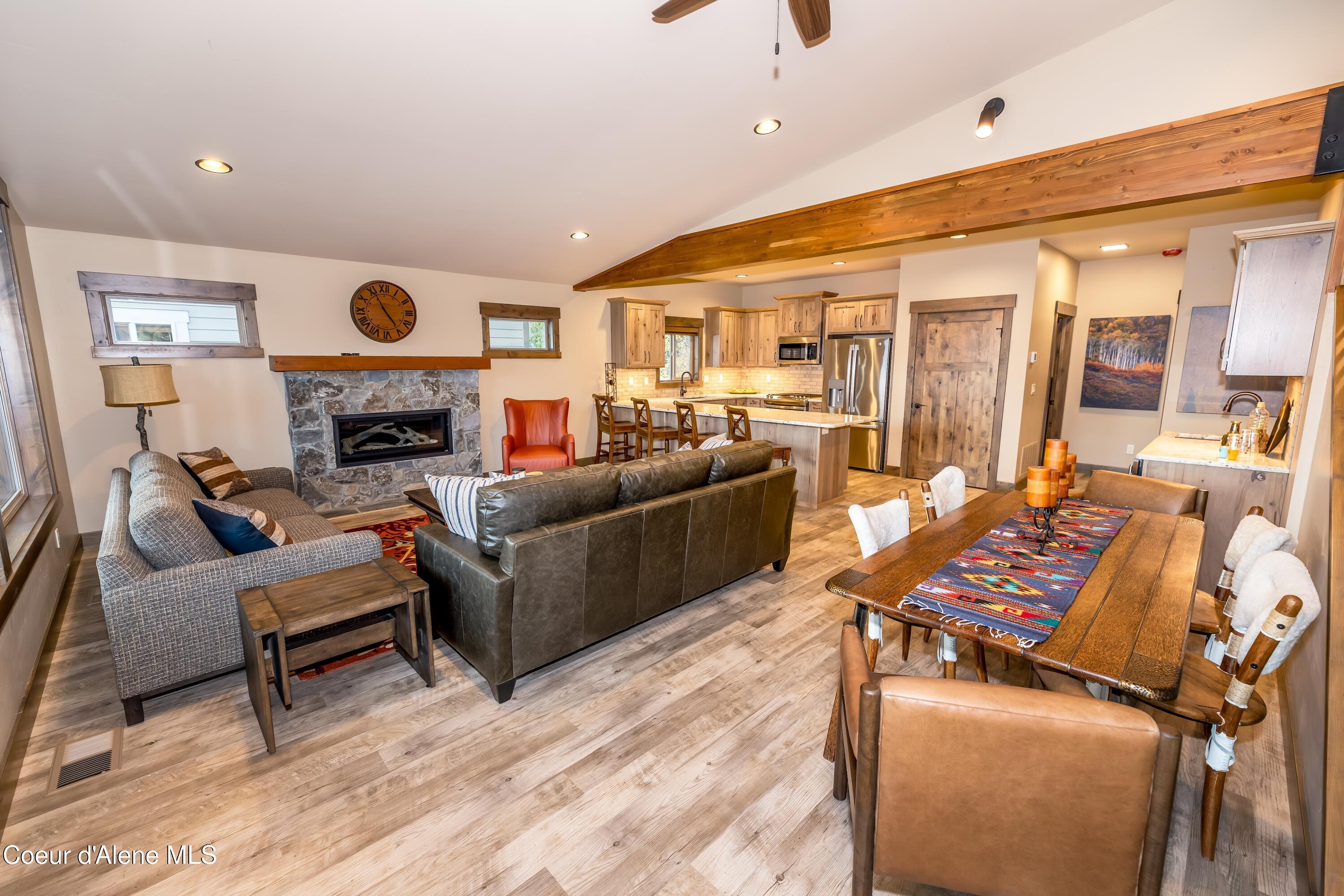 Image 2: Open Floor Plan