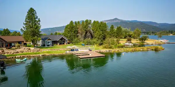 179 Waterfront DR