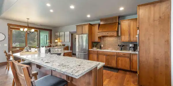 Image 4: 011_KitchenDining Room