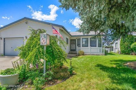 1557 W Woodlawn Dr