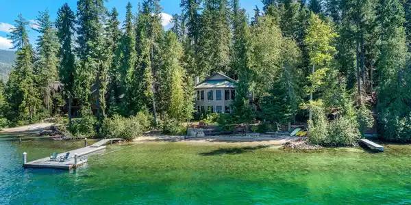 102 S Rocky Point Rd.