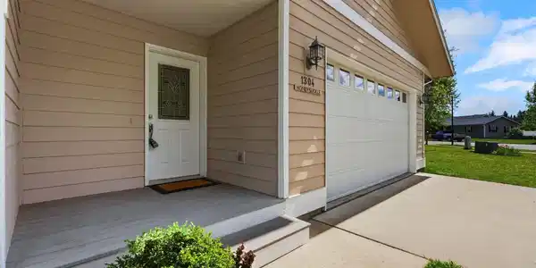 1304 Honeysuckle AVE