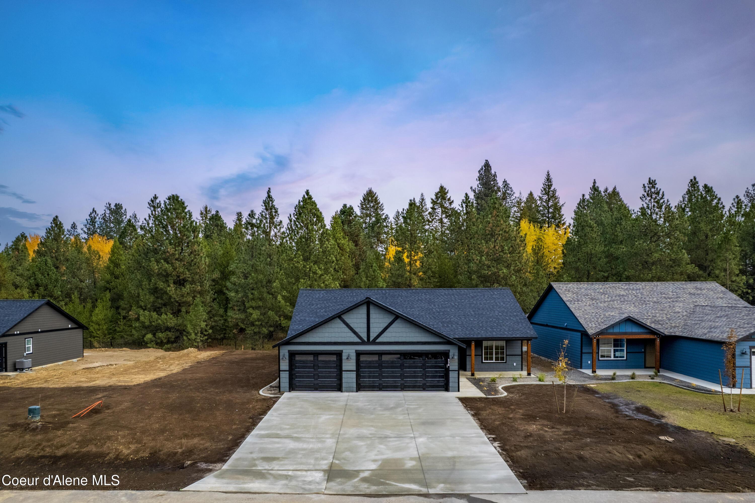 Image 2: 936 Valley Front