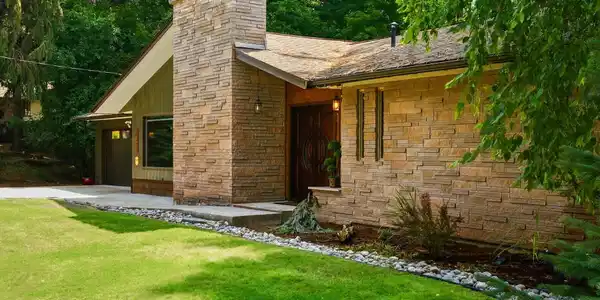 Image 3: Stunning Masonry Front