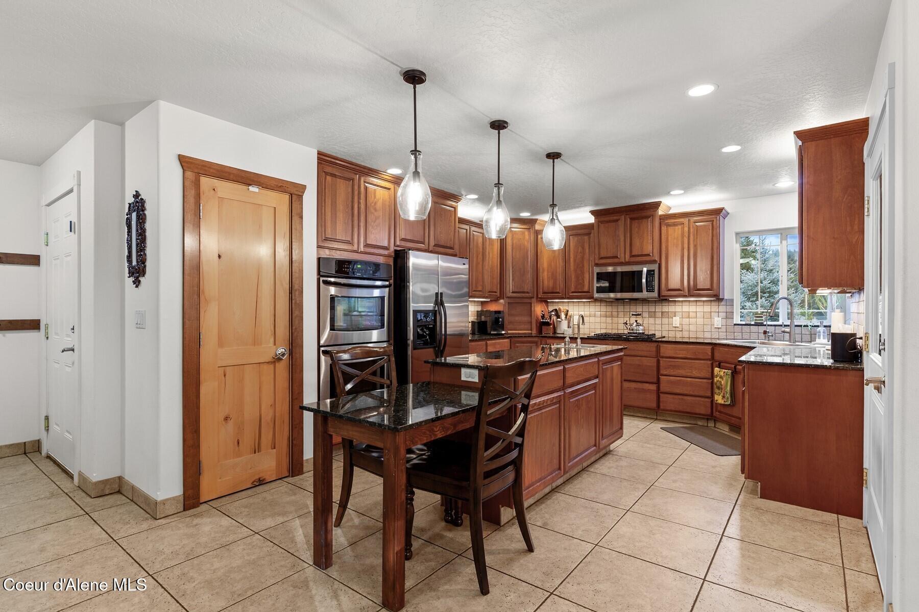 Image 3: Open Plan Kitchen