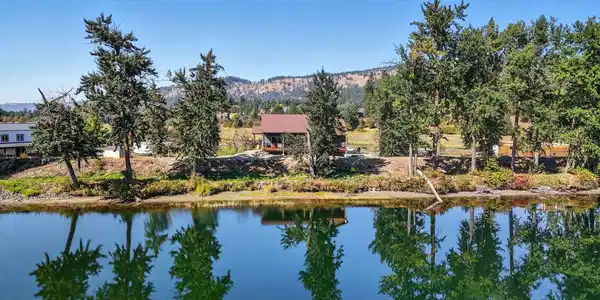 530 Cottonwood DR