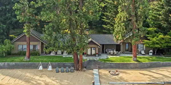 Image 4: Main House