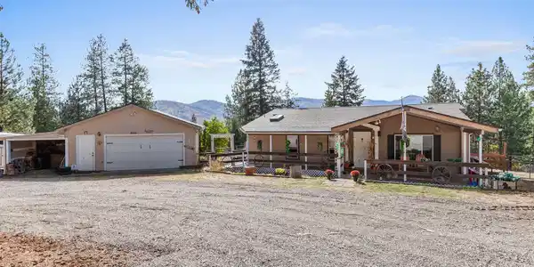 53 Short Dr