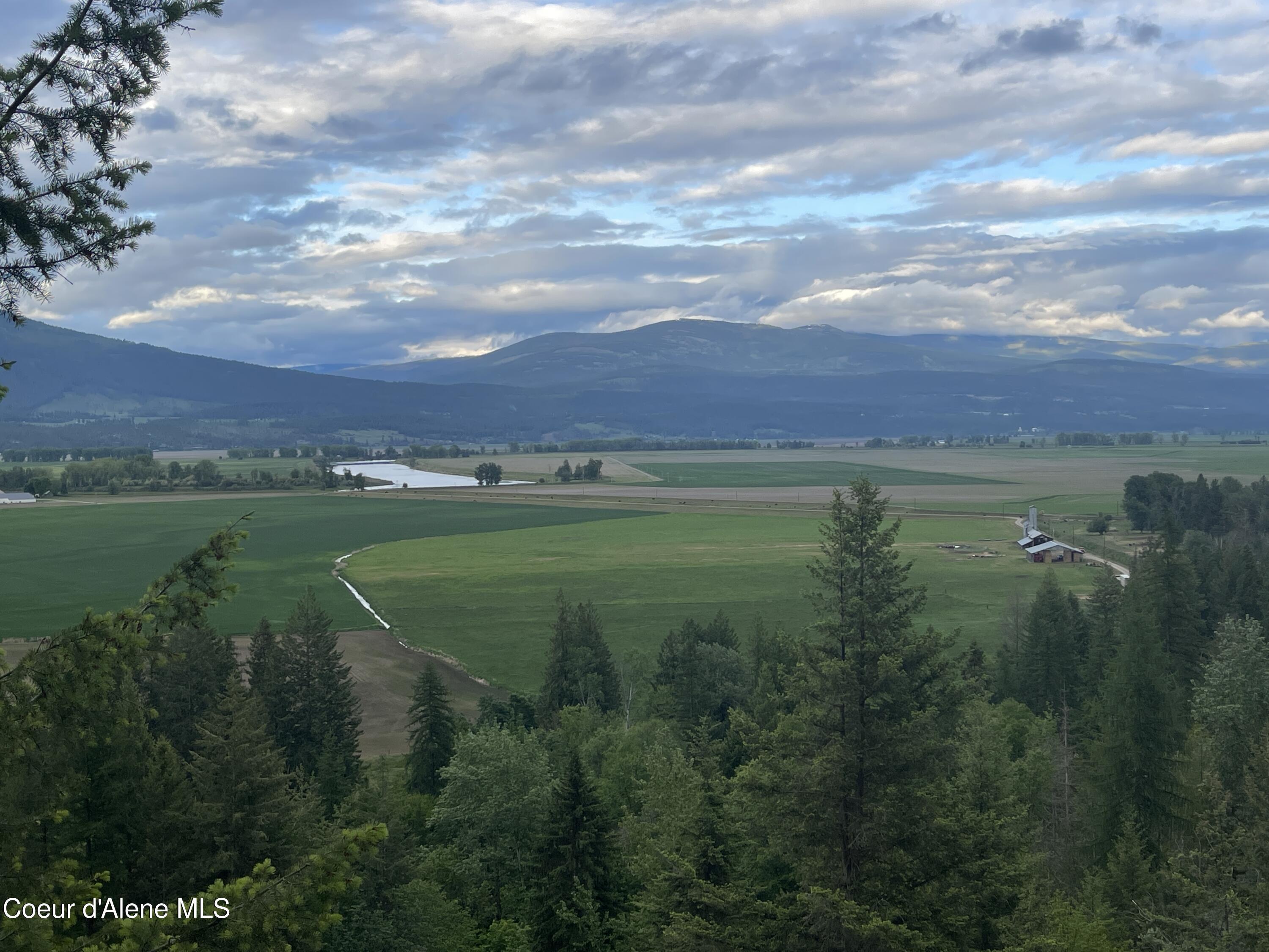 Image 1: Amazing Valley Views