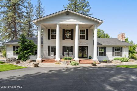 4311 W Center Ln