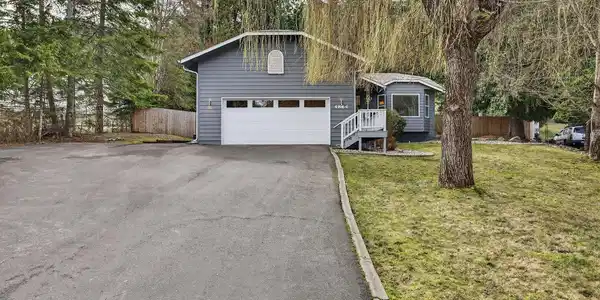 4864 E Upper Hayden Lake RD