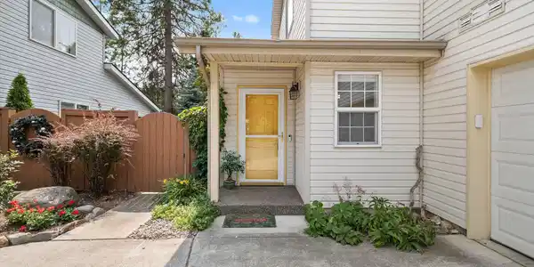 Image 2: Covered Front Porch
