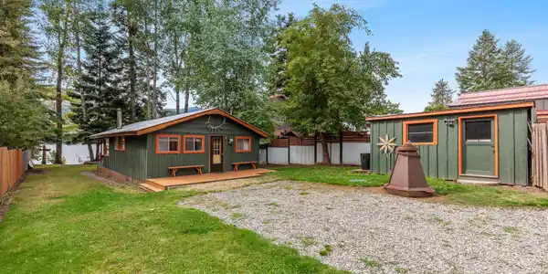 Image 2: 10218WLakeForestLoop-1