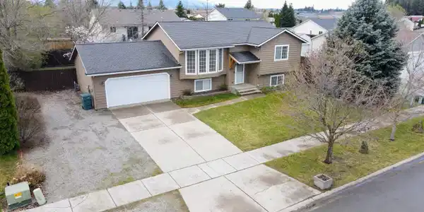 8671 W David ST