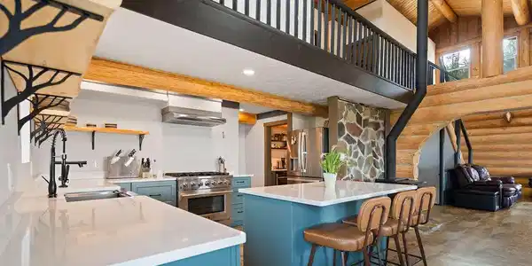 Image 3: Kitchen