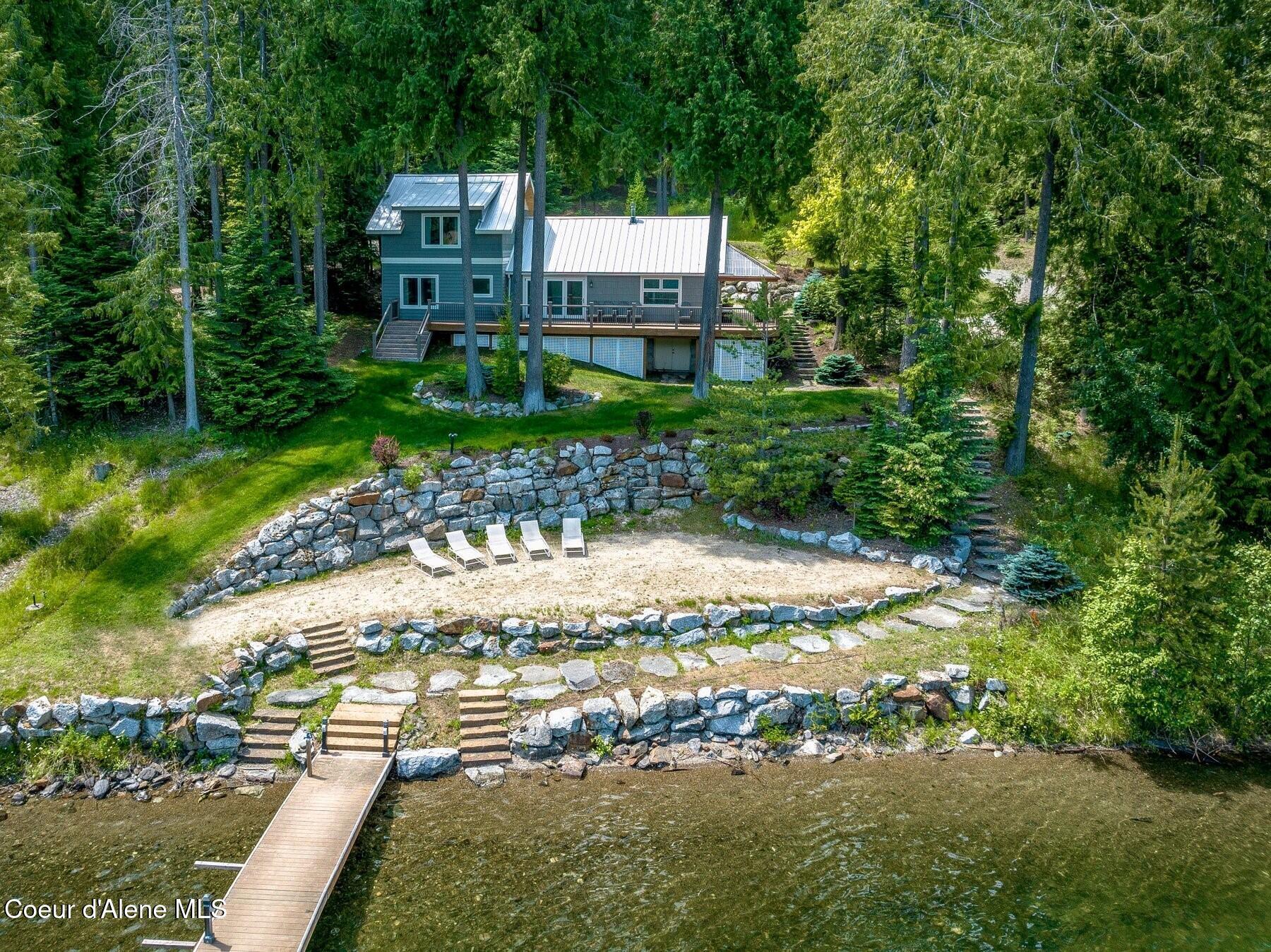Image 3: Landscaping and Beach