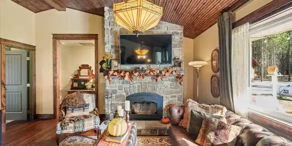 59 Elsa Ct