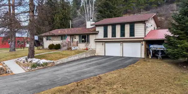 537 N Riley Creek RD