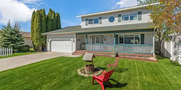 1207 Huckleberry Ave