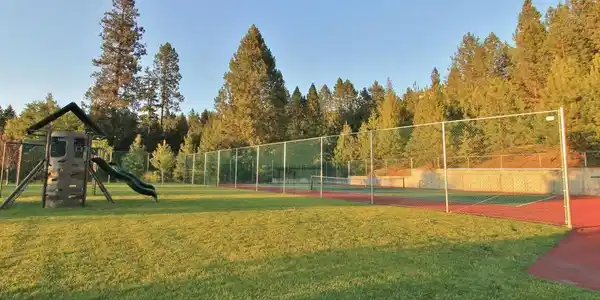 Image 4: play area