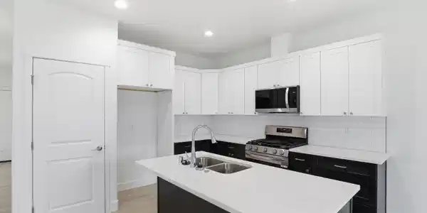 677 N Creative Way (LOT 10)