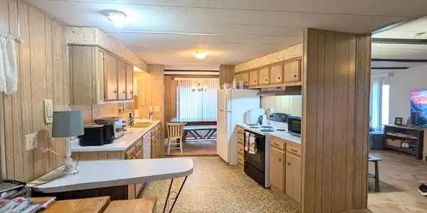 Image 3: Galley style kitchen