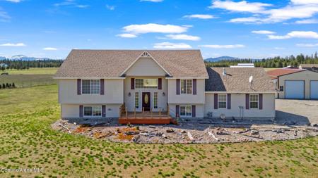 2996 E Briar CT