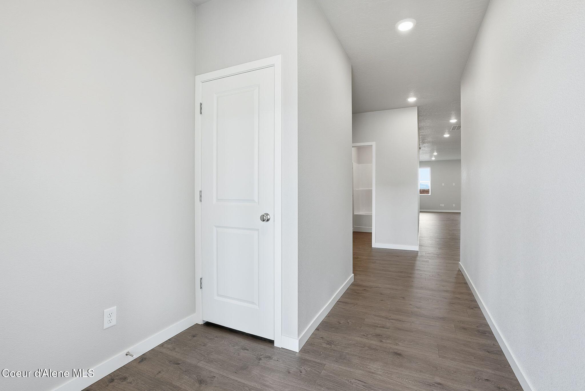 Image 3: Entry Coat Closet