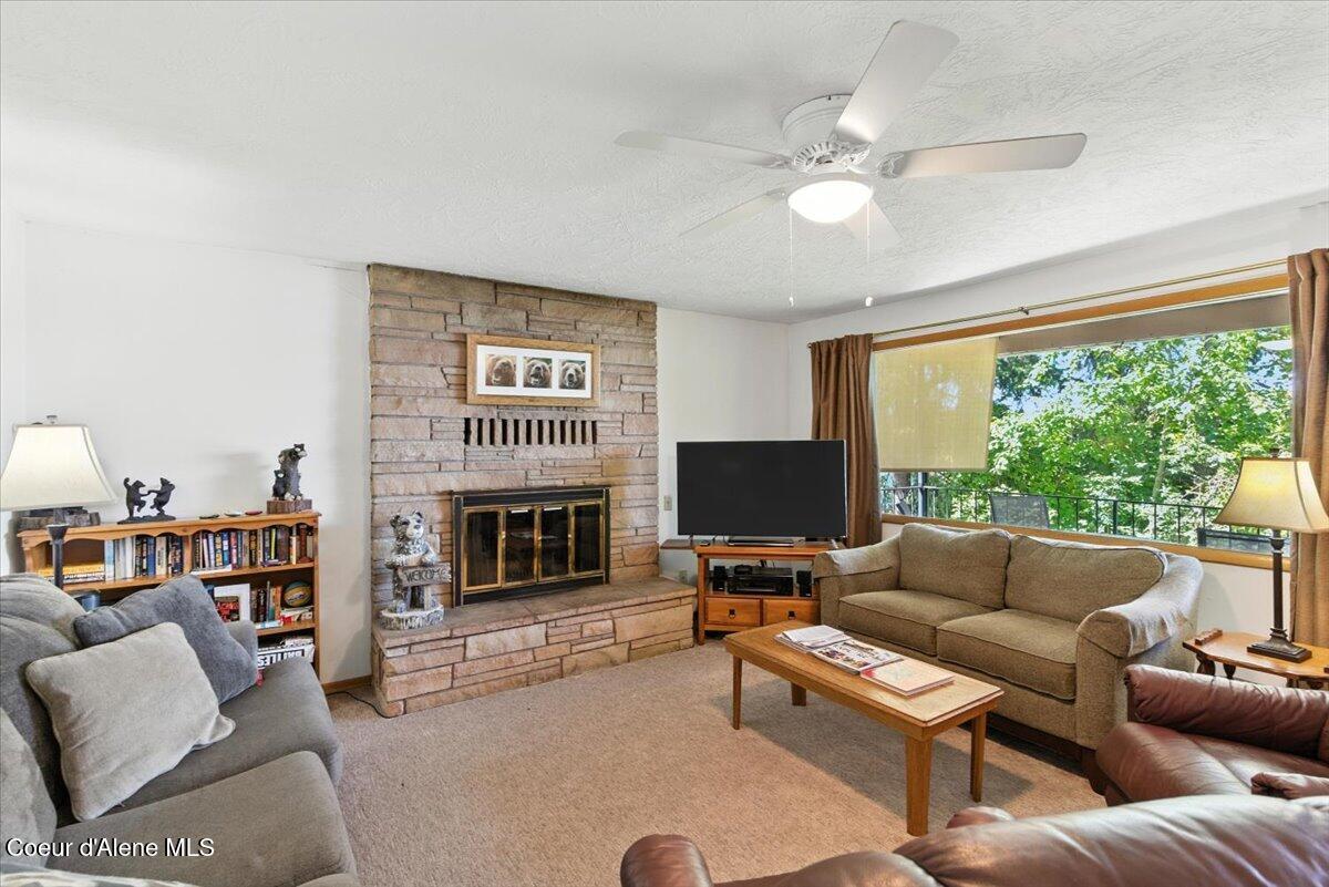 Image 2: 05-Living Room