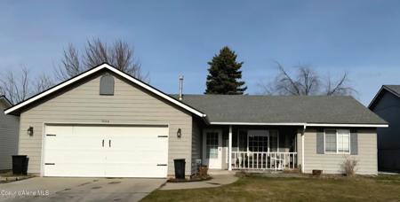 906 E Glacier Peak Dr