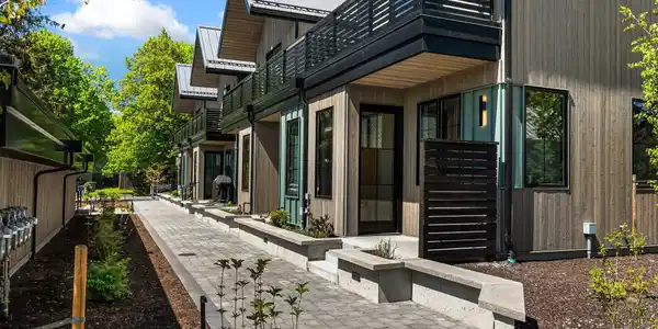 215 W Lake St