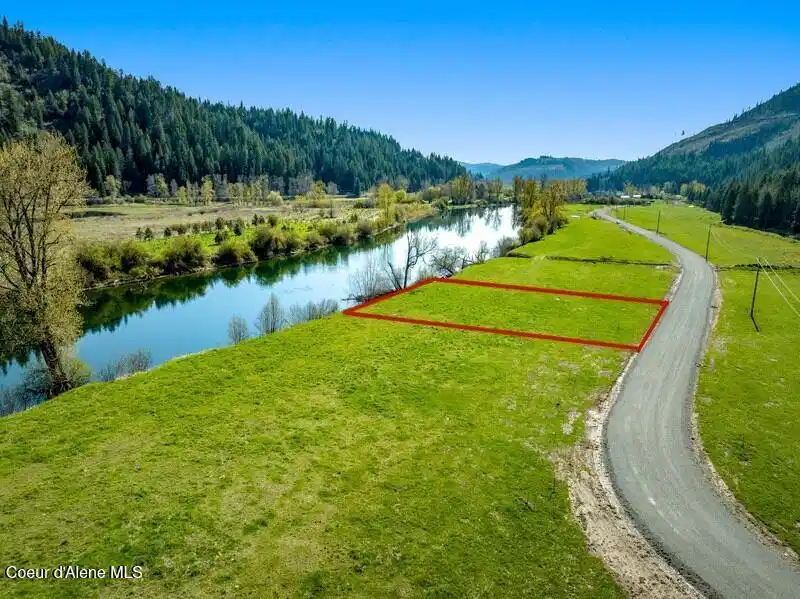 Image 1: Lot 6