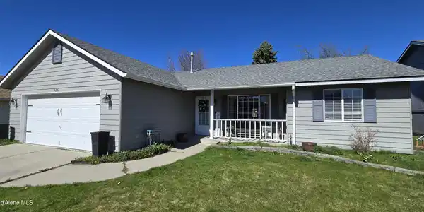 906 E Glacier Peak Dr