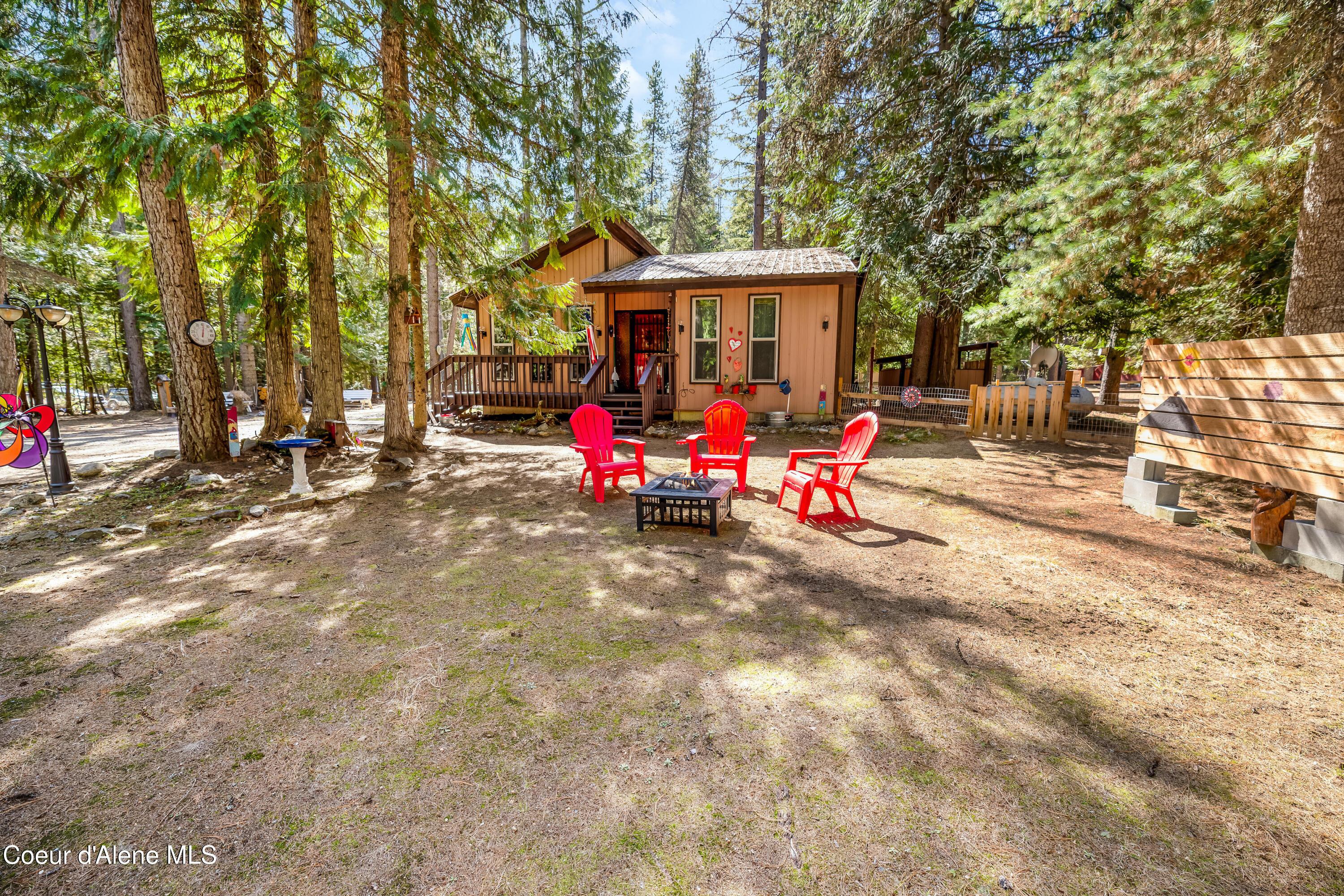 Image 4: Front Yard