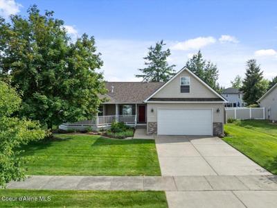 2082 E GOLDLEAF LN