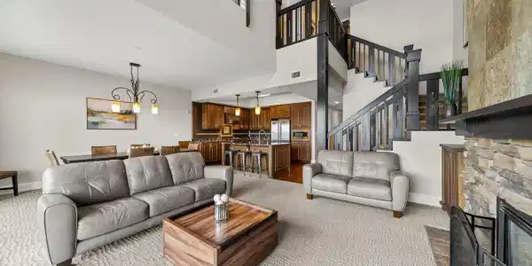 Image 4: Living & dining