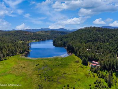 447 S Beaver Lake RD
