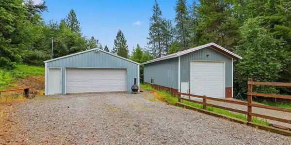 Image 3: Detatched Garage & RV Shop