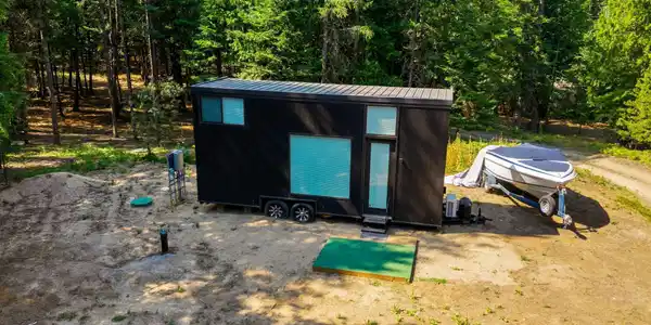 Image 3: 3_DJI_20250509180244_0425_D