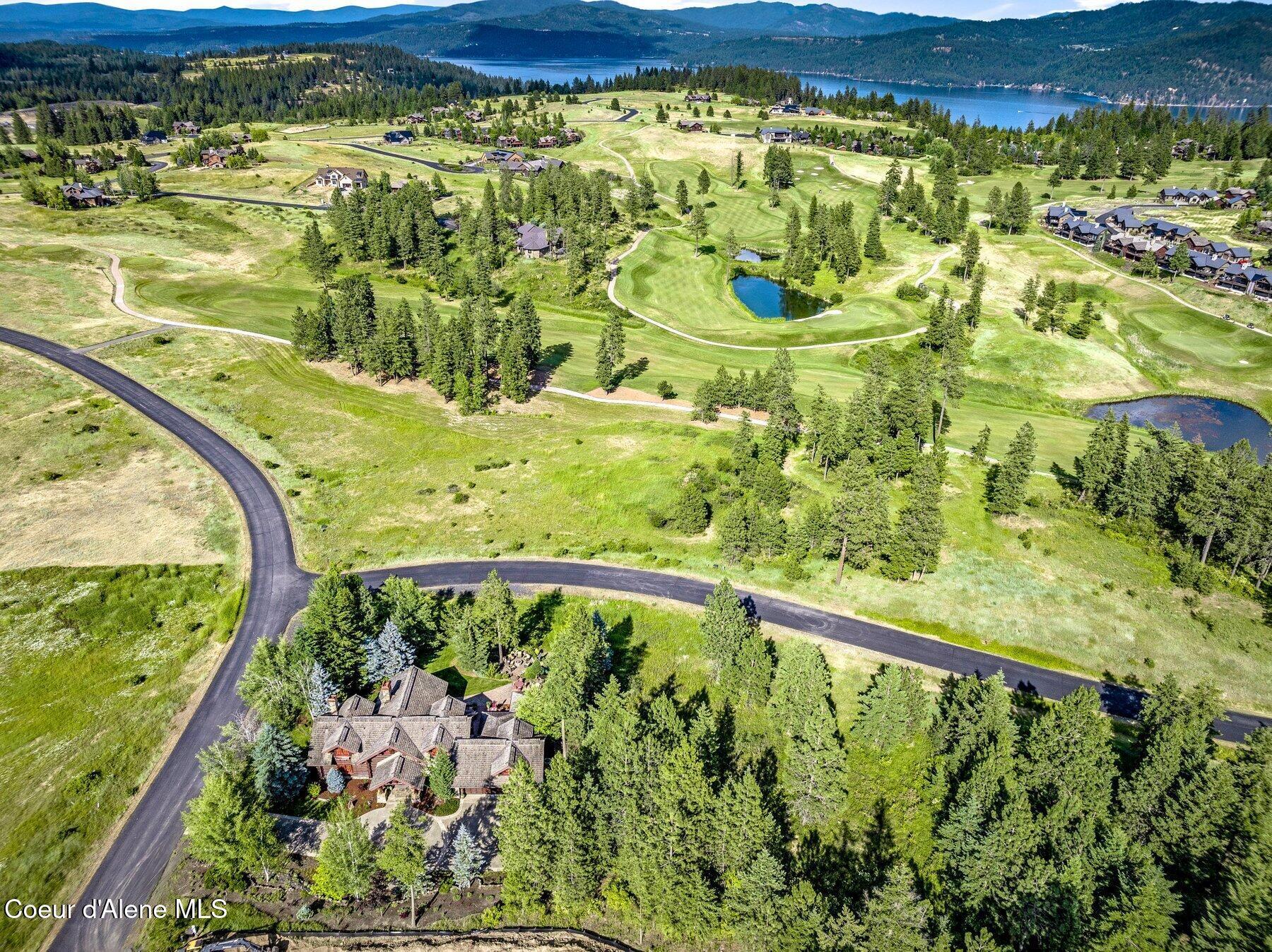 Image 2: Adjacent 0.85 Acre Lot Included