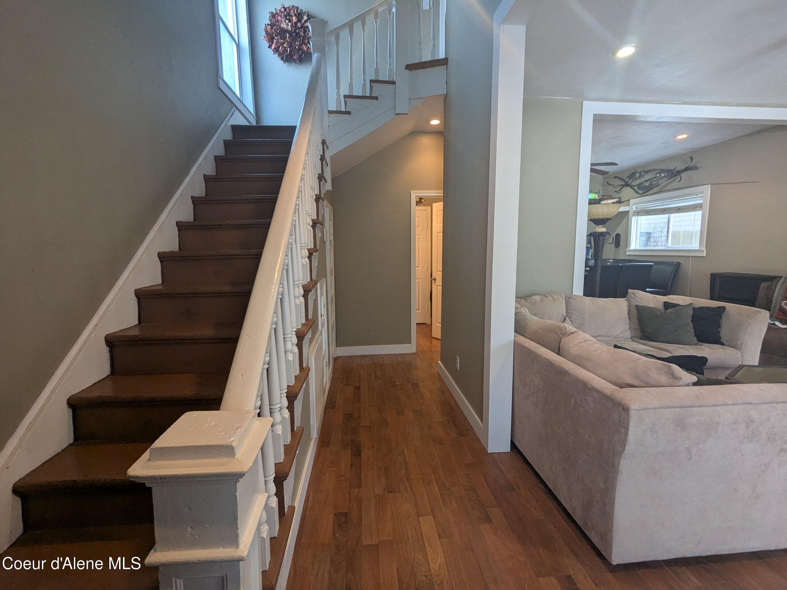 Image 4: View From Entry Pic 2