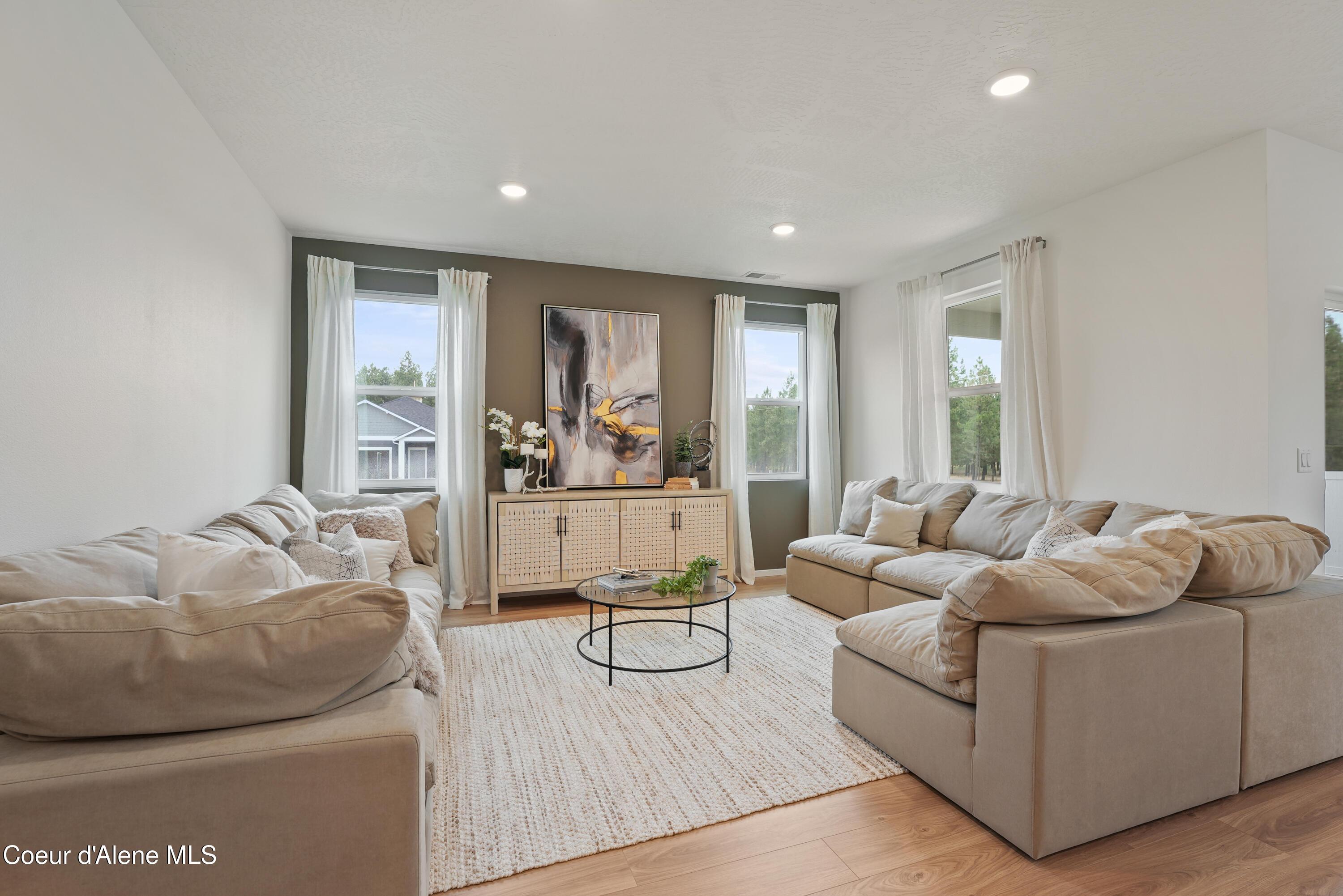 Image 4: Inside-Spokane-5th-6