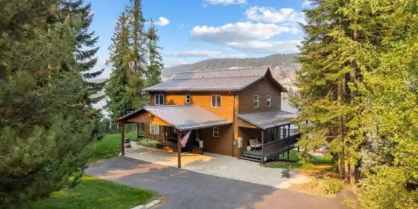 Image 2: Front of Home