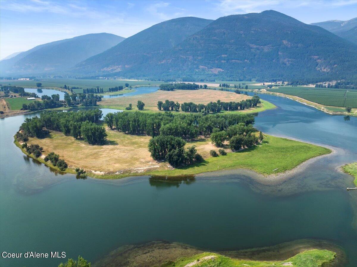 Image 2: 21-Aerial island