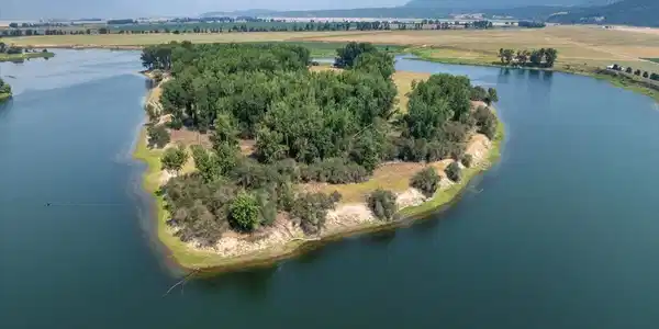 Image 4: 12-Aerial island