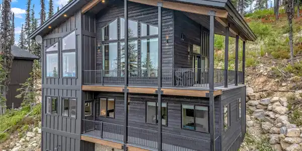 Image 2: 002_Luxury Mountain Living
