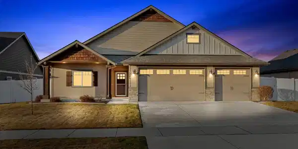 1285 W Noah Ave