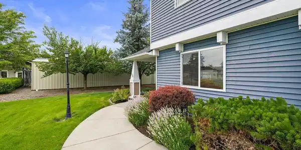 Image 3: Front sidewalk
