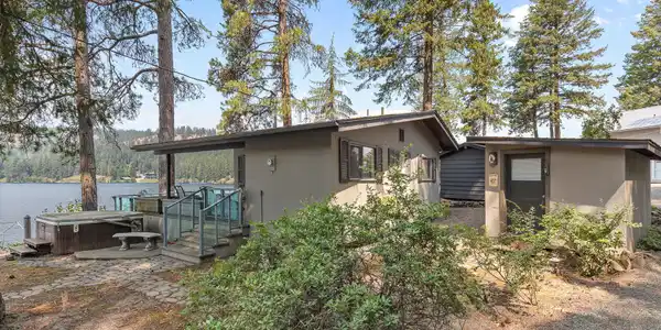 Image 3: 22513SLakewoodCoveRd-1